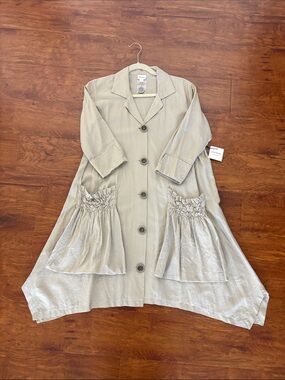 NWT Light Taupe Button-Front A-Line Dress with Gathered Pockets